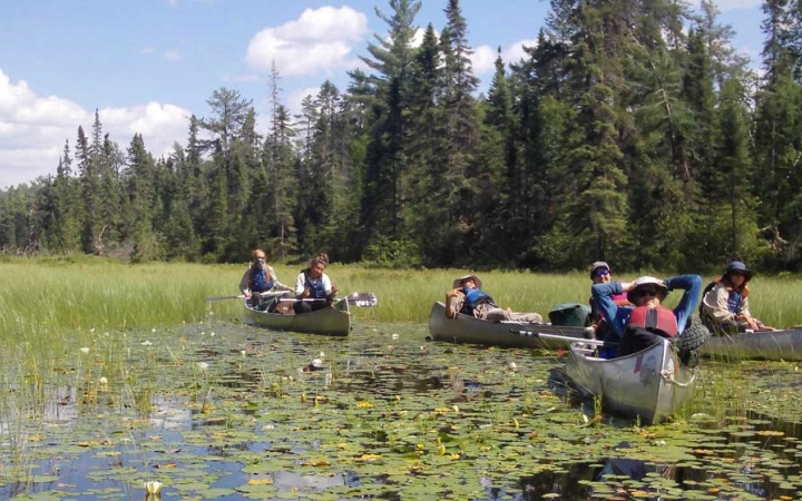 teens learn canoeing skills in boundary waters
